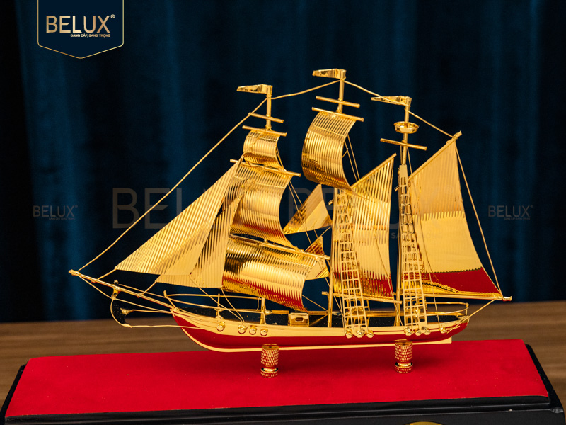 Mô hình thuyền buồm đồng hồ mạ vàng 24k&nbsp;36x31x12cm